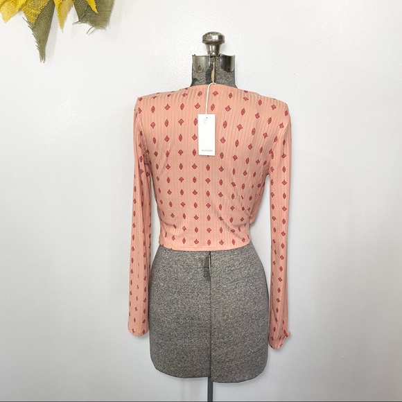 NWT XS M peach and pink long sleeve V-neck wrap crop top - Picture 5 of 9